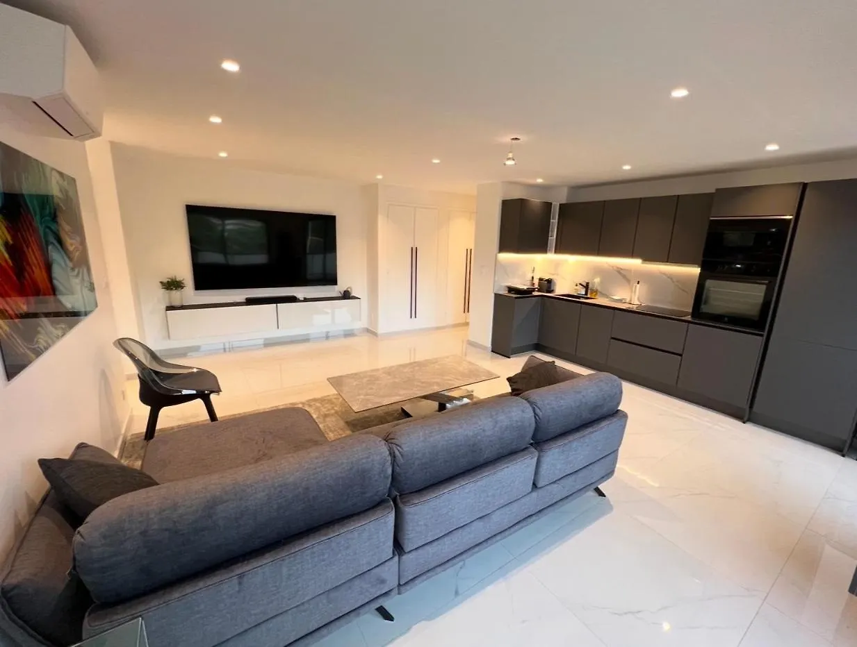 Appartement Cannes Hyper Centre Croisette Et Rue Antibes 0*,  France